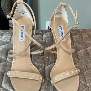 Steve Madden Nude Strappy Studded Sandas